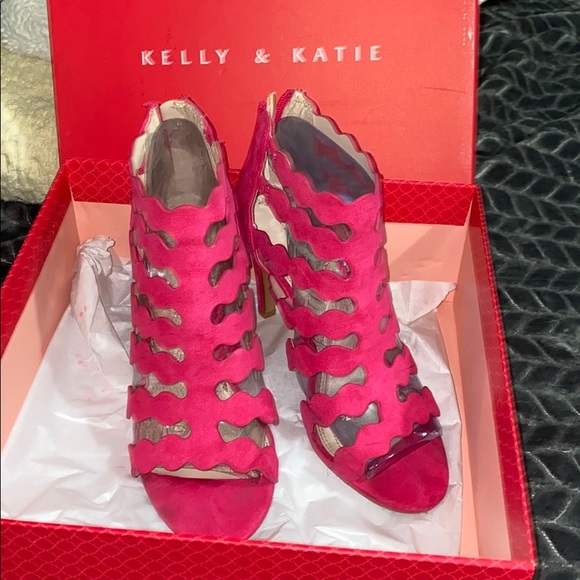 Kelly & Kate Zilama Fuchsia strapping heels - Picture 2 of 9